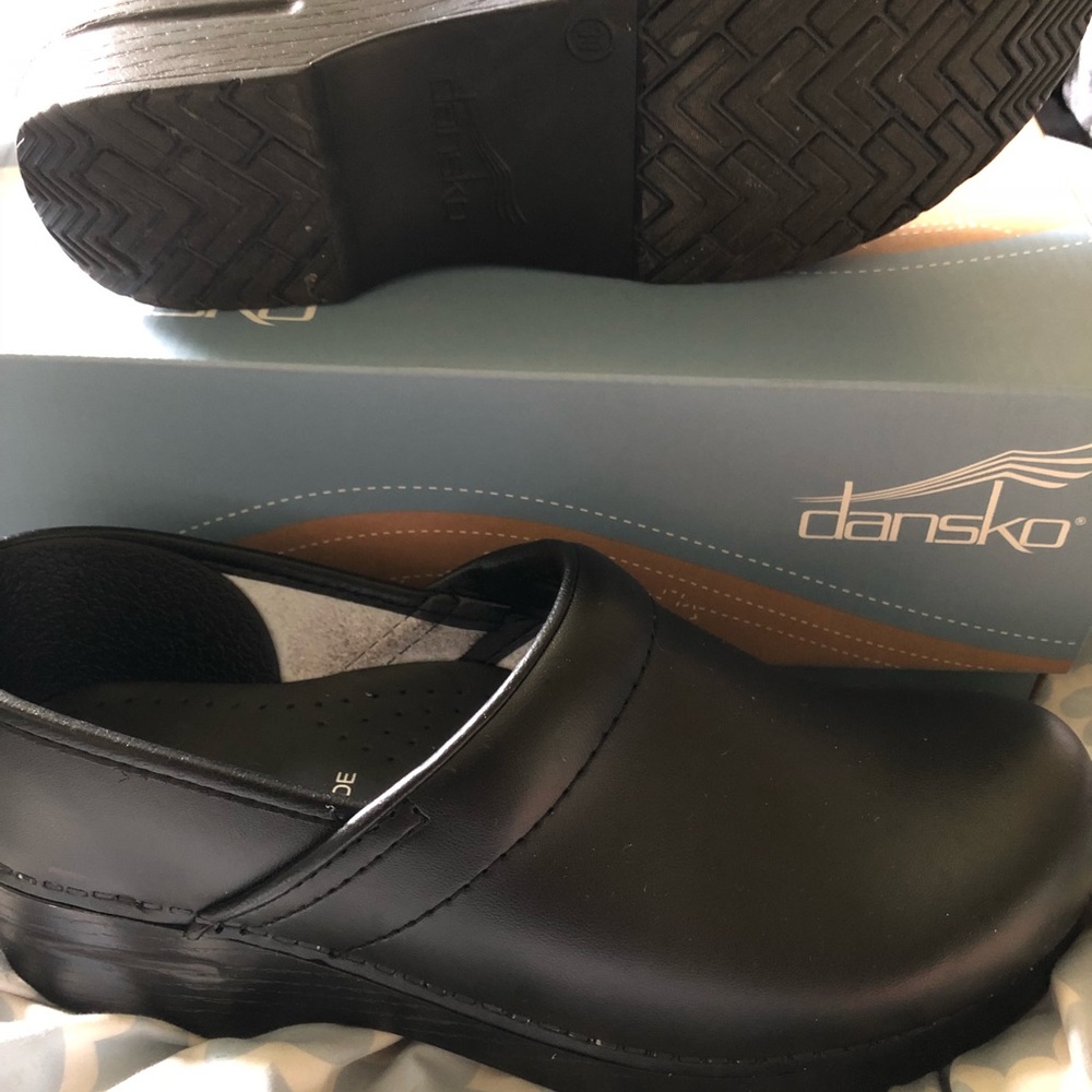 Dansko nurse shoes